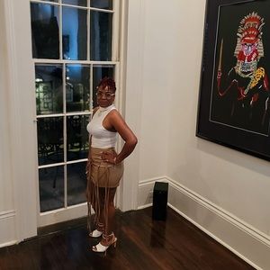 Tan skirt size large worn once